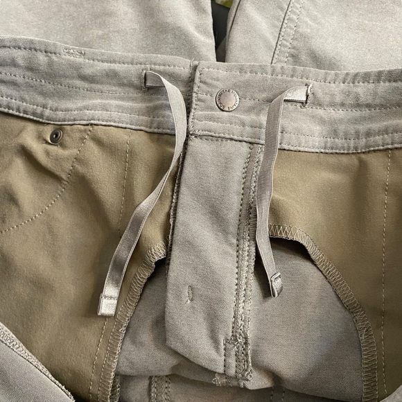 Kuhl Trekr Shorts Womens 12 Gray 8 Inch Hiking Outdoor Flat Front Hidden Cargo - Picture 9 of 11